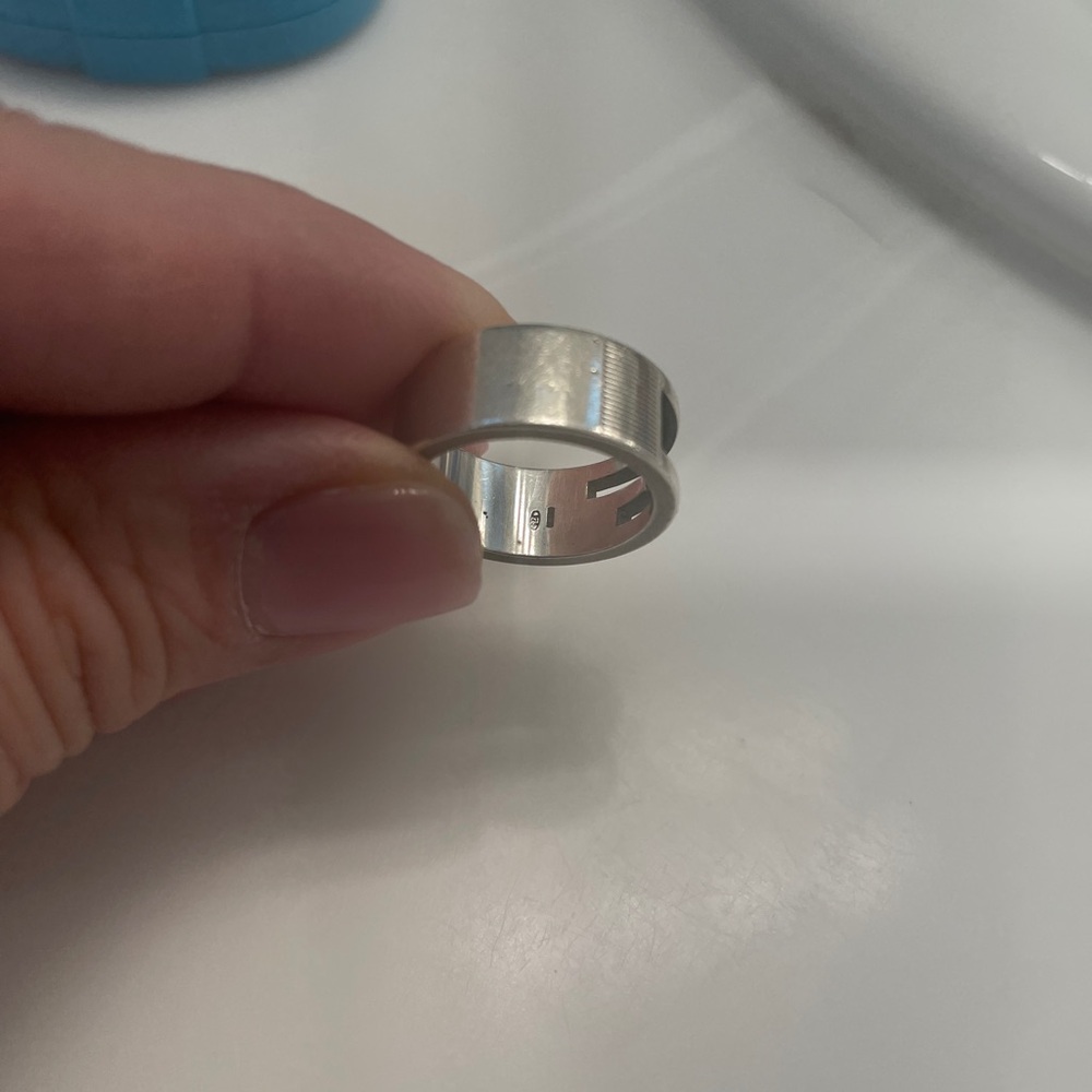 Lovely used Gucci 925 Polished Silver Band - Picture 4 of 11